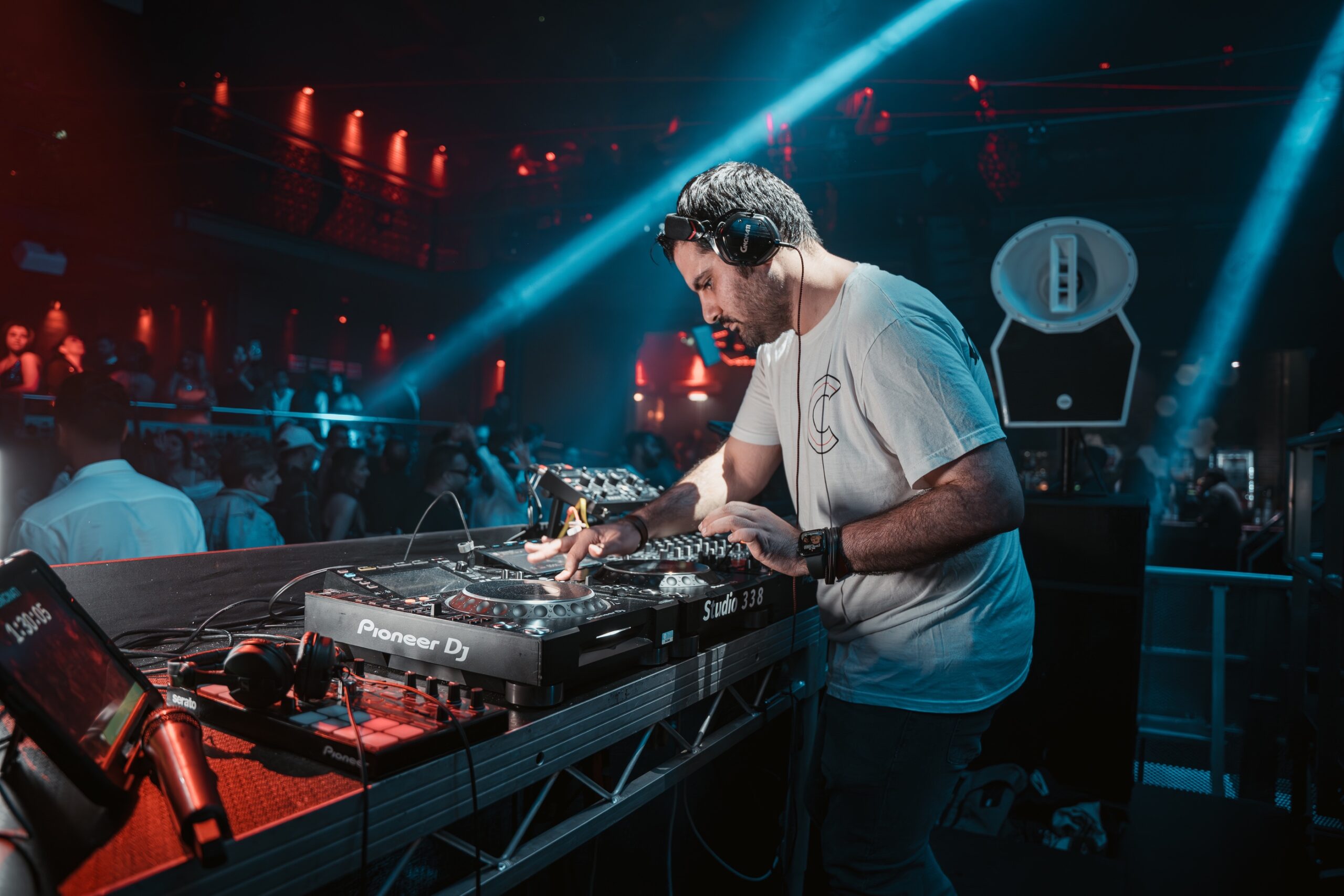 Persian Wedding DJ Trends Across Canada in 2025 — Persian and Iranian DJ insight by DJ Cincinati