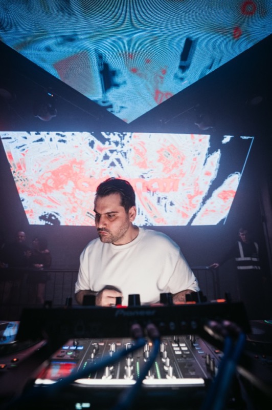 DJ Cincinati performing for a London audience — Iranian wedding and club DJ