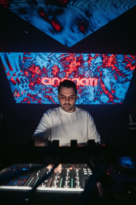 London club stage lighting — Persian DJ international bookings