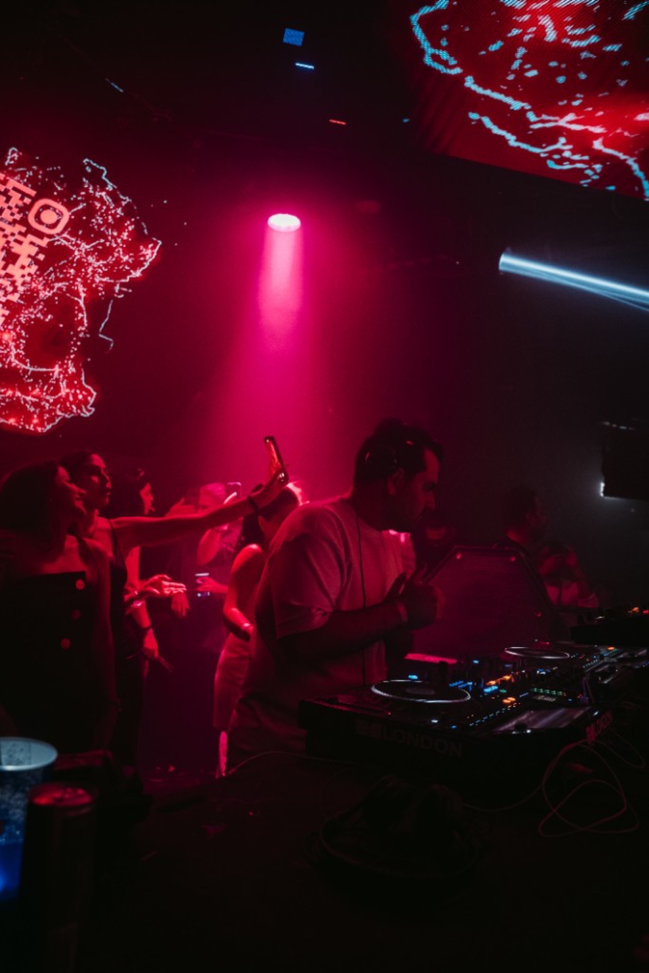 Abstract red and white LED backdrop — DJ Cincinati London live show